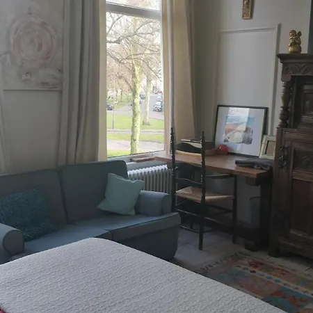 Hidden Pearl Family Bed and breakfast